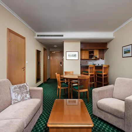 Mamaison Downtown 4* פראג