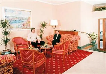 Mamaison Downtown 4*