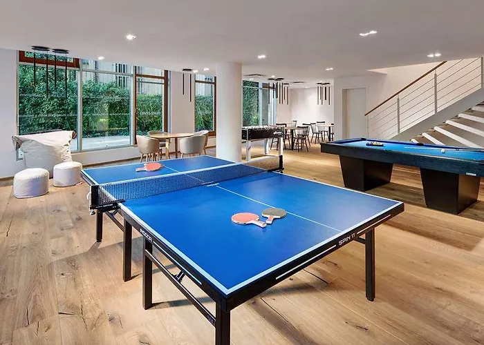 Mamaison Downtown Hotell 4*