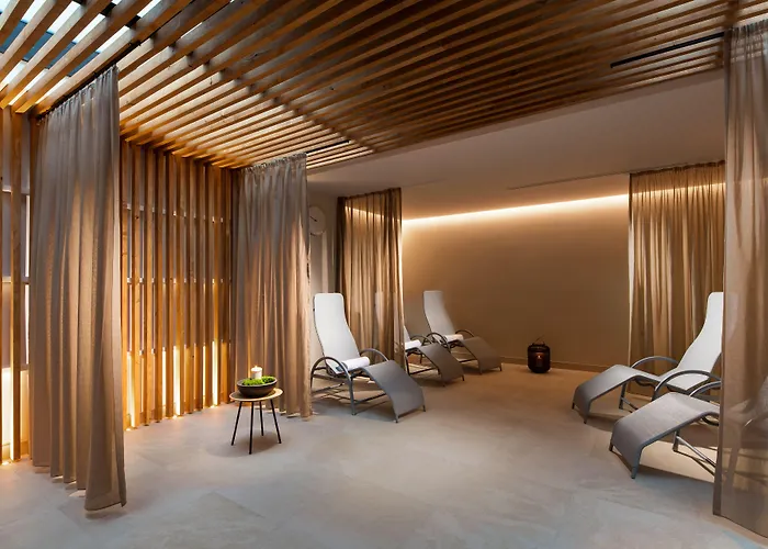 Mamaison Downtown 4*