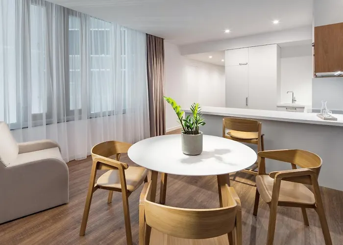 מלון Mamaison Downtown 4*